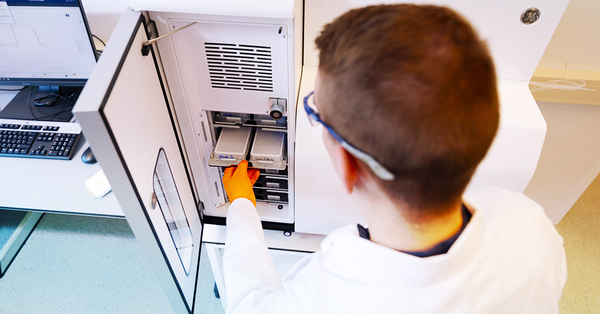 Scientist at the Oncodesign Services-ZoBio Group laboratory in Leiden, the Netherlands, works on a surface plasmon resonance (SPR) experiment.